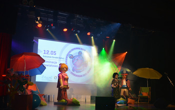  (photo)