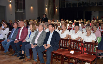  (photo)