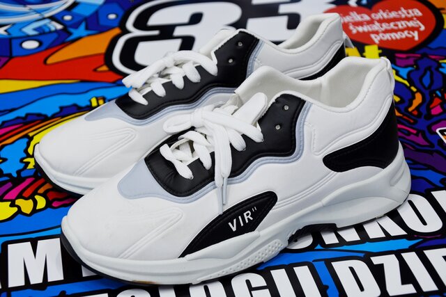 Nowe buty sportowe (rozmiar 44)