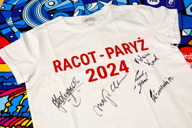 Biała koszulka Racot-Paryż 2024 (rozmiar 158) z autografami Adama Małysza, Otyli Jędrzejczak, Adama Korola, Marka Leśniewskiego, Leszka Blanika - od senatora RP Wojciecha Ziemniaka