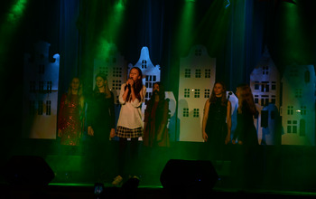  (photo)