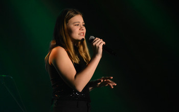 (photo)