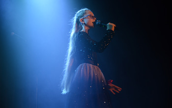  (photo)