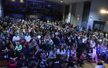 (photo)