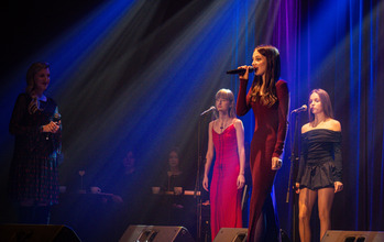  (photo)