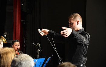  (photo)