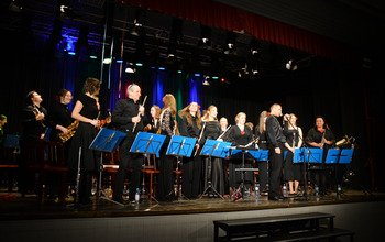  (photo)