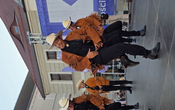  (photo)